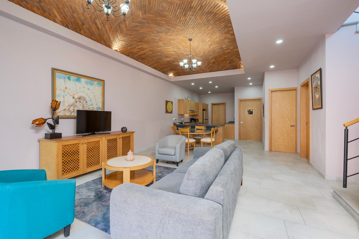Modern Home in Ajijic w/Rooftop Views
