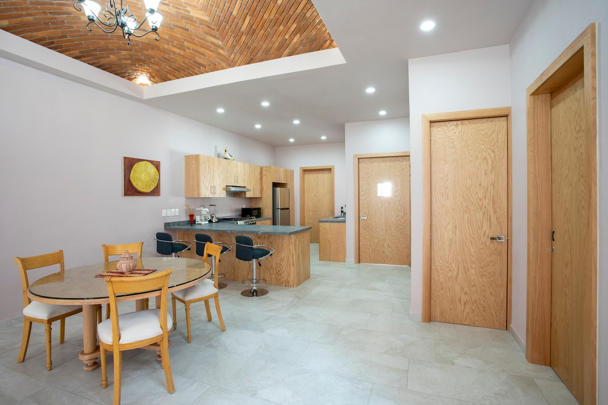 Modern Home in Ajijic w/Rooftop Views