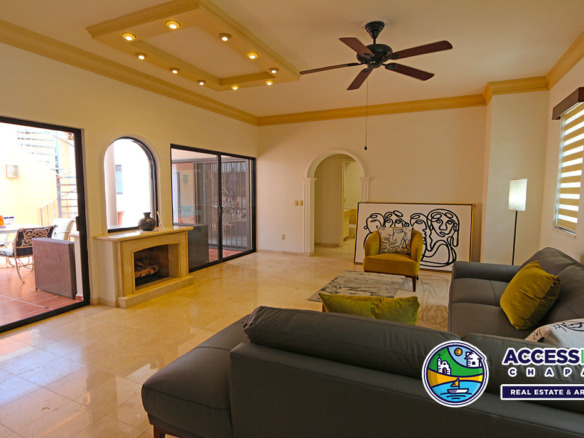 Casa Lazaro