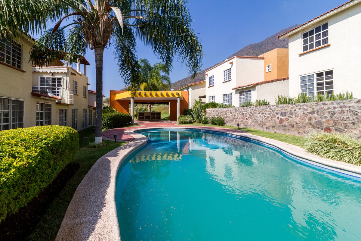 Lakefront house on Lake Chapala / Lake Trails