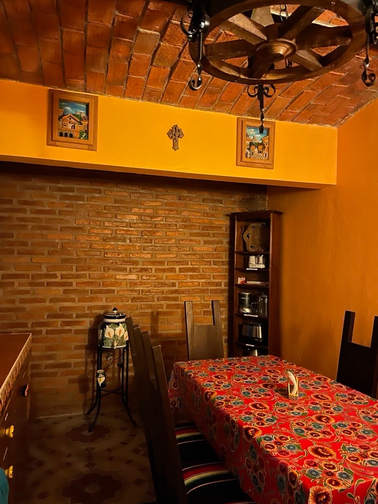 Relax in a 1‑Bedroom Suite with a Shared Kitchen