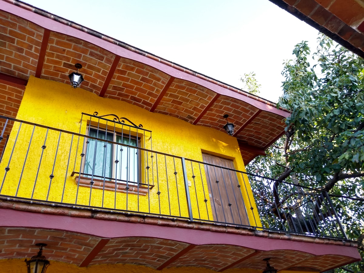 Chata and Chuchito Guest Room - Ajijic Centro