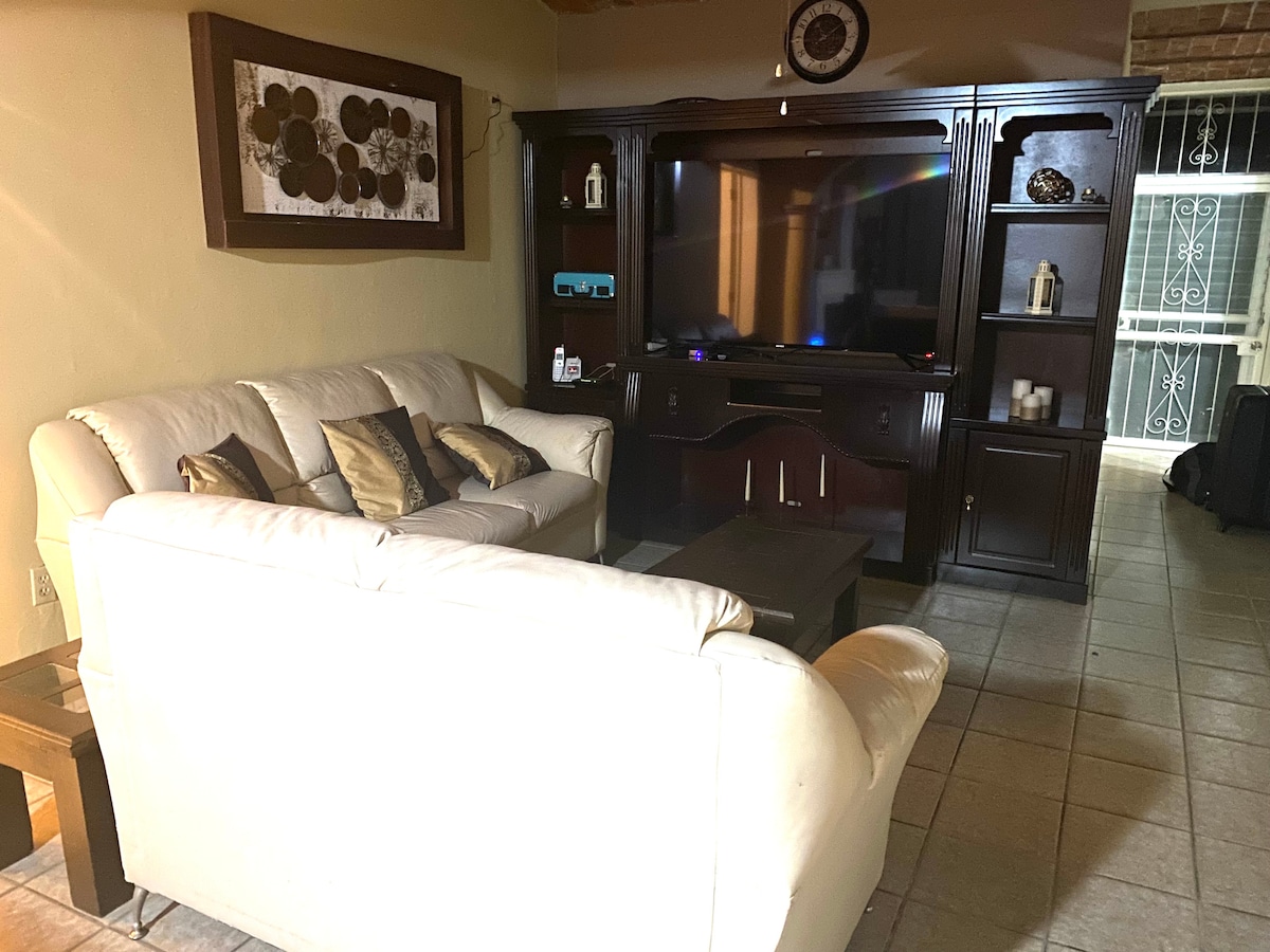 Beautiful 4 bedroom 4 bathroom newly renovated
