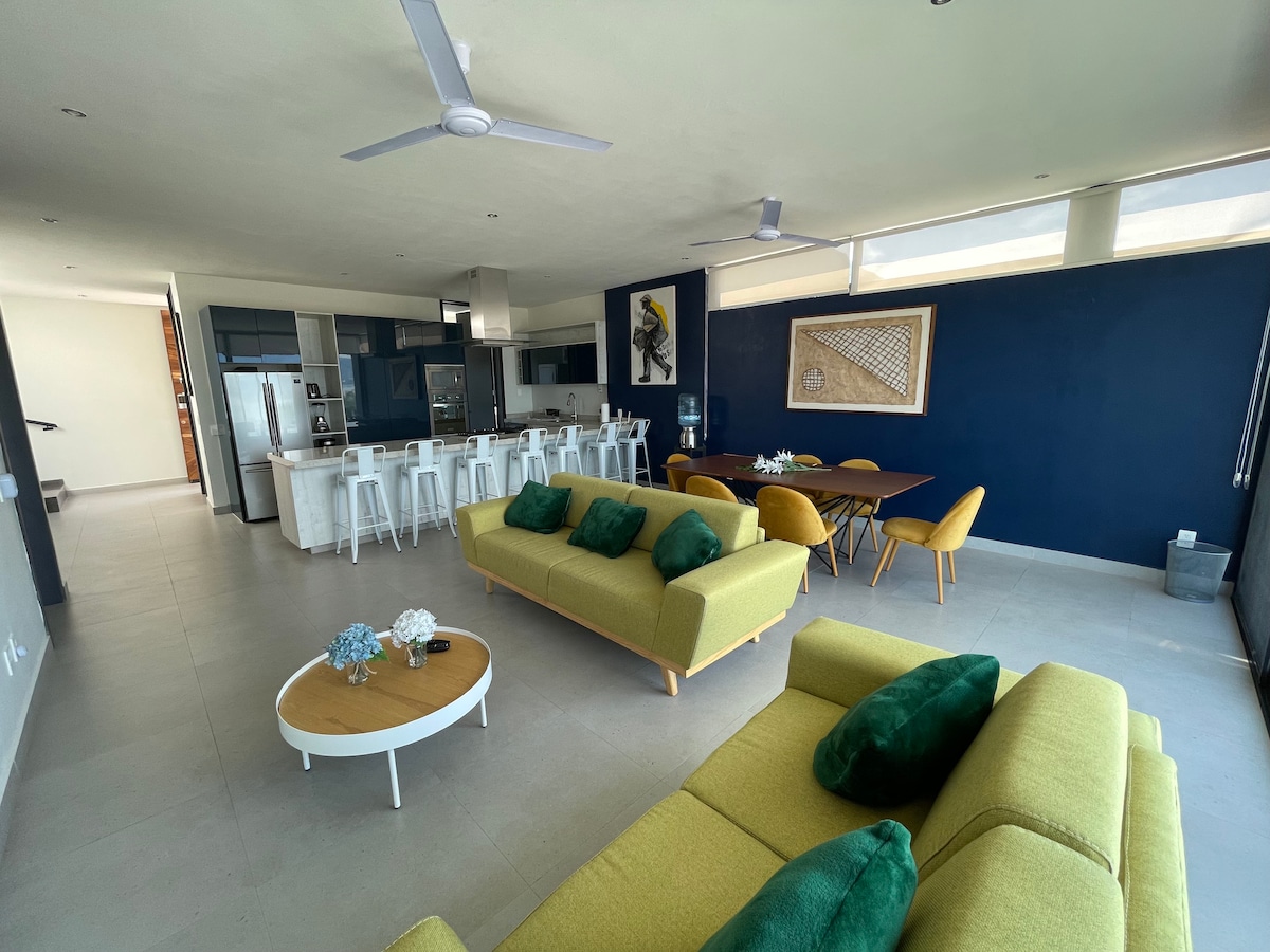 House in a condominium with heated pool and A/C