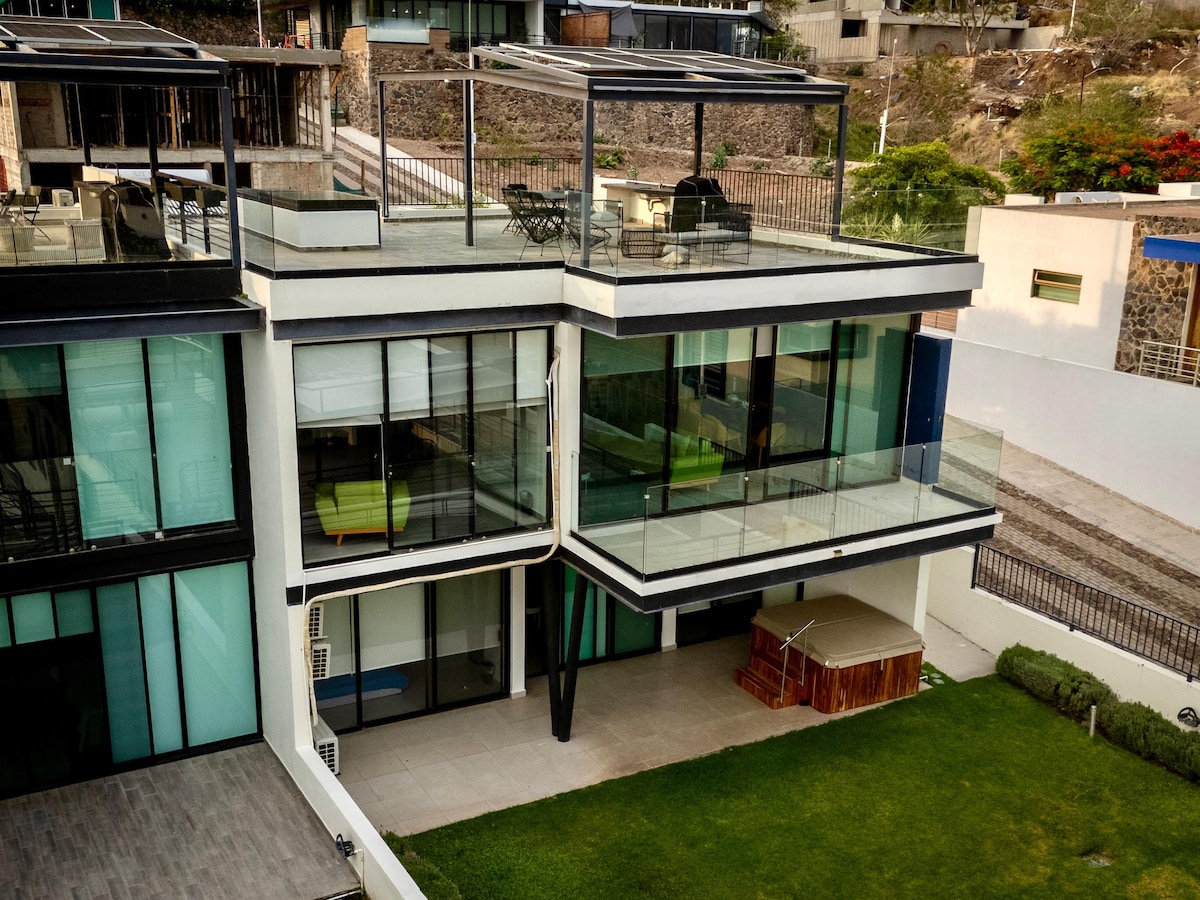 House in a condominium with heated pool and A/C