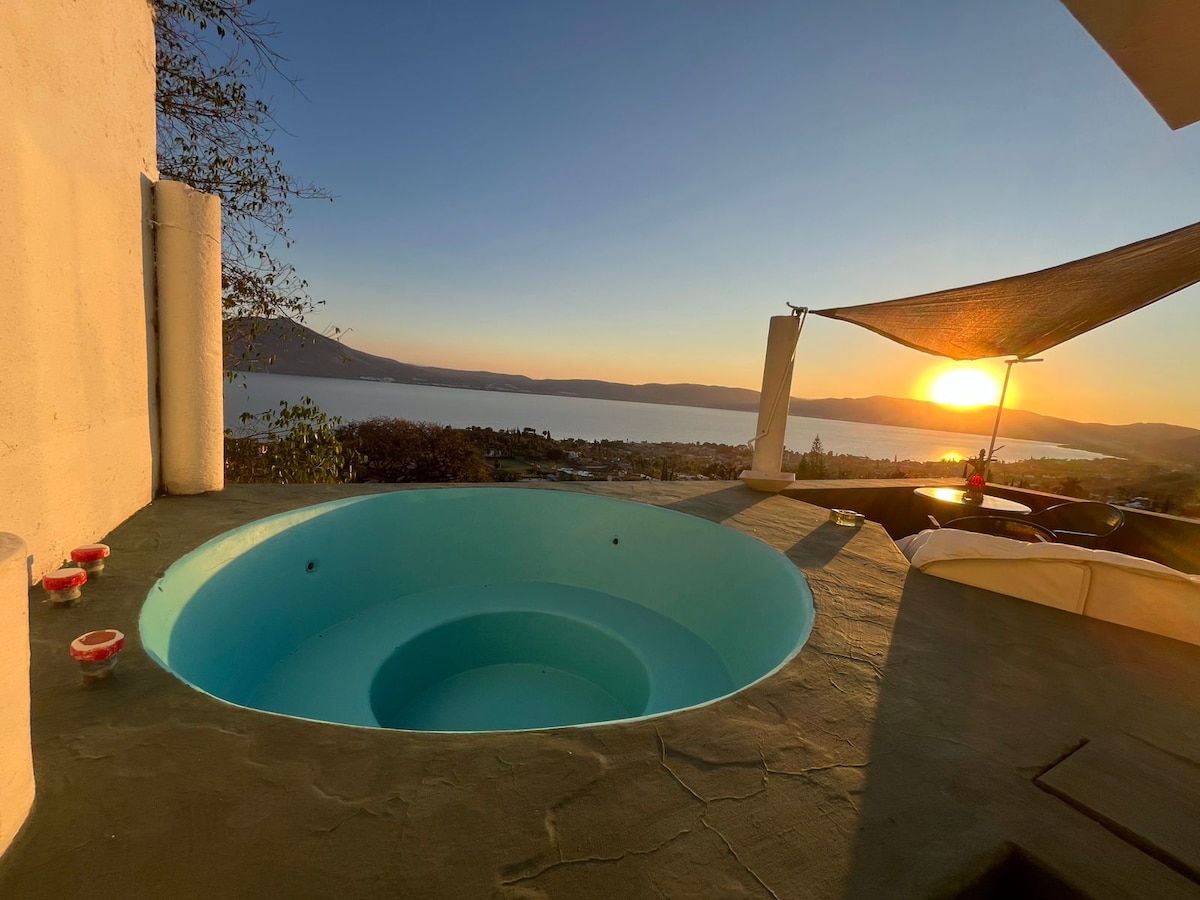Sun Set Loft with Private Thermal Water Bathtub