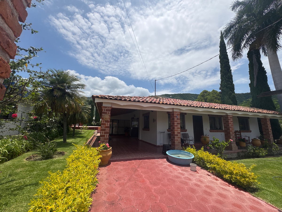 House with Pool in Chapala