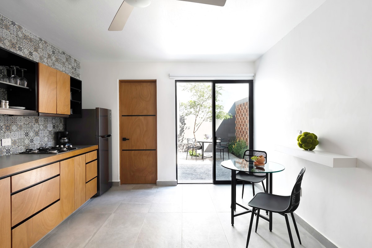Modern Light-Filled Apartment with Private Garden