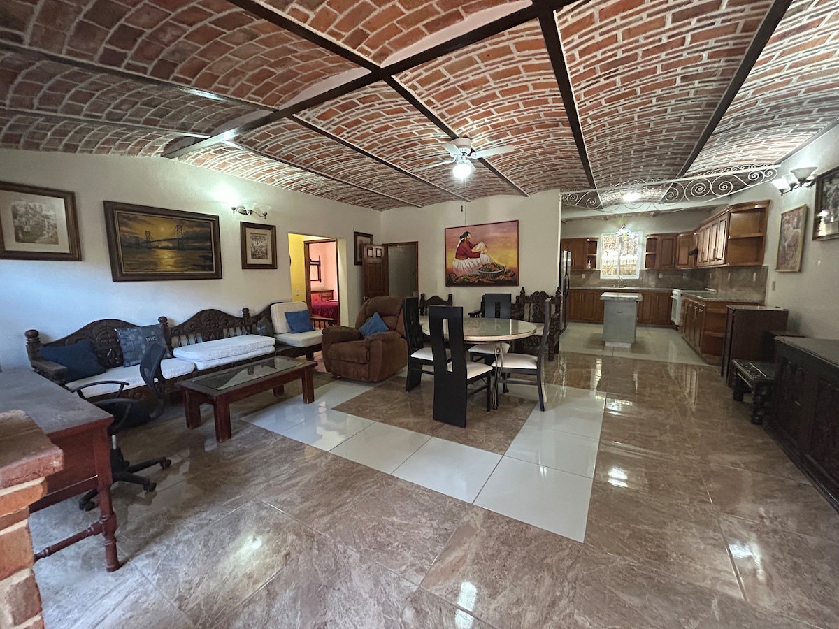 El Delfín Country House