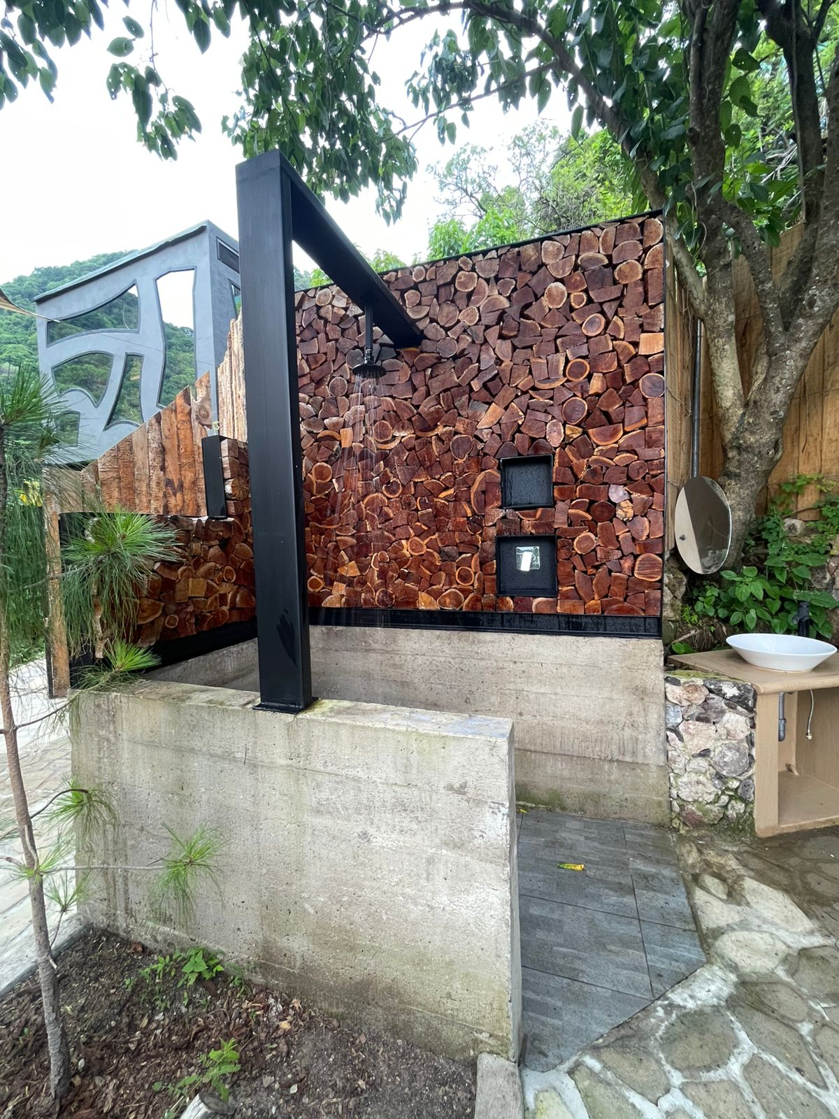 Villa Yellowstone. Ajijic Outdoor Shower & Grill