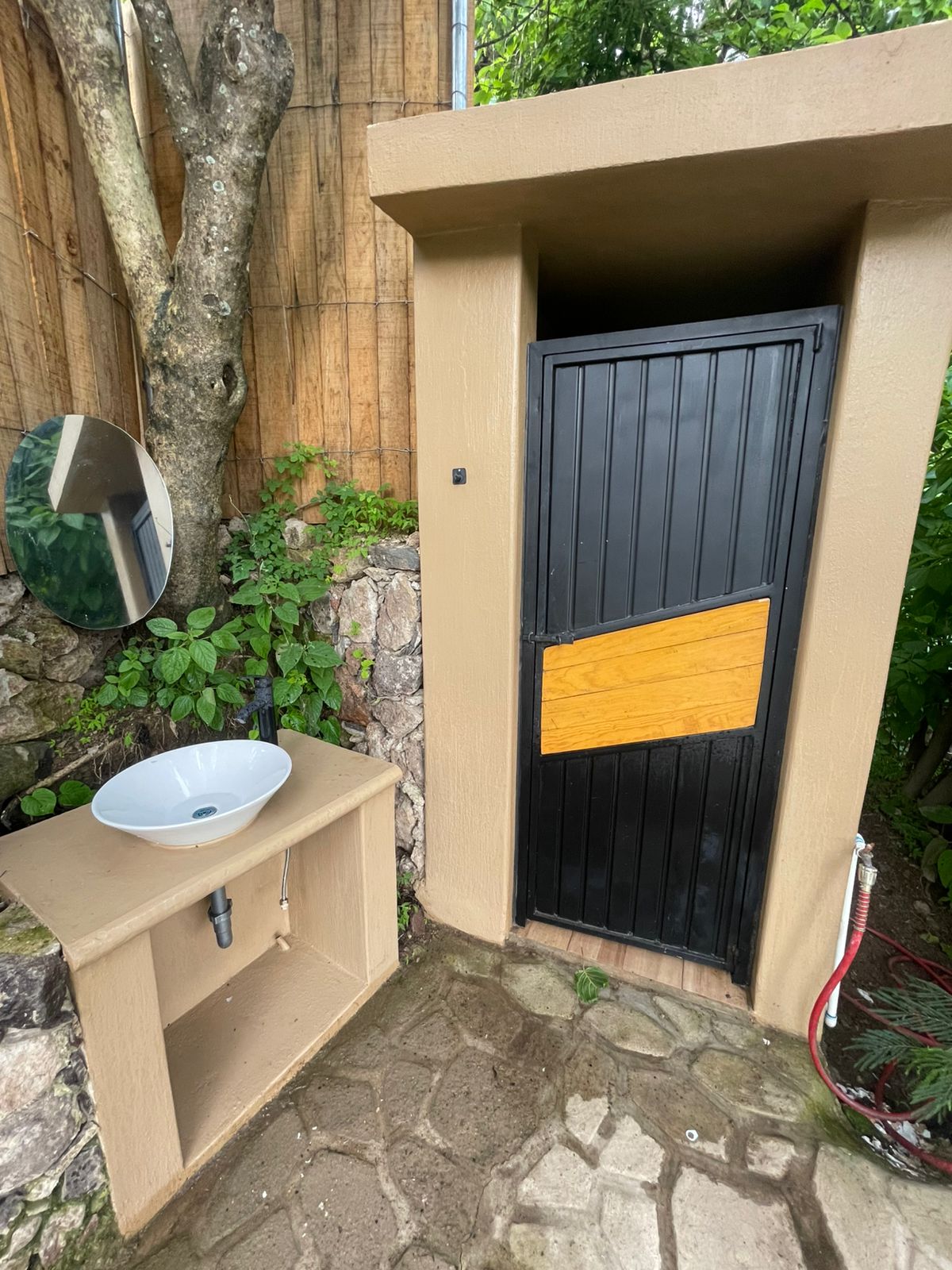 Villa Yellowstone. Ajijic Outdoor Shower & Grill