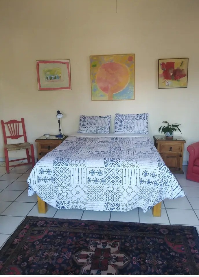 “Women Only” Artist's Home
