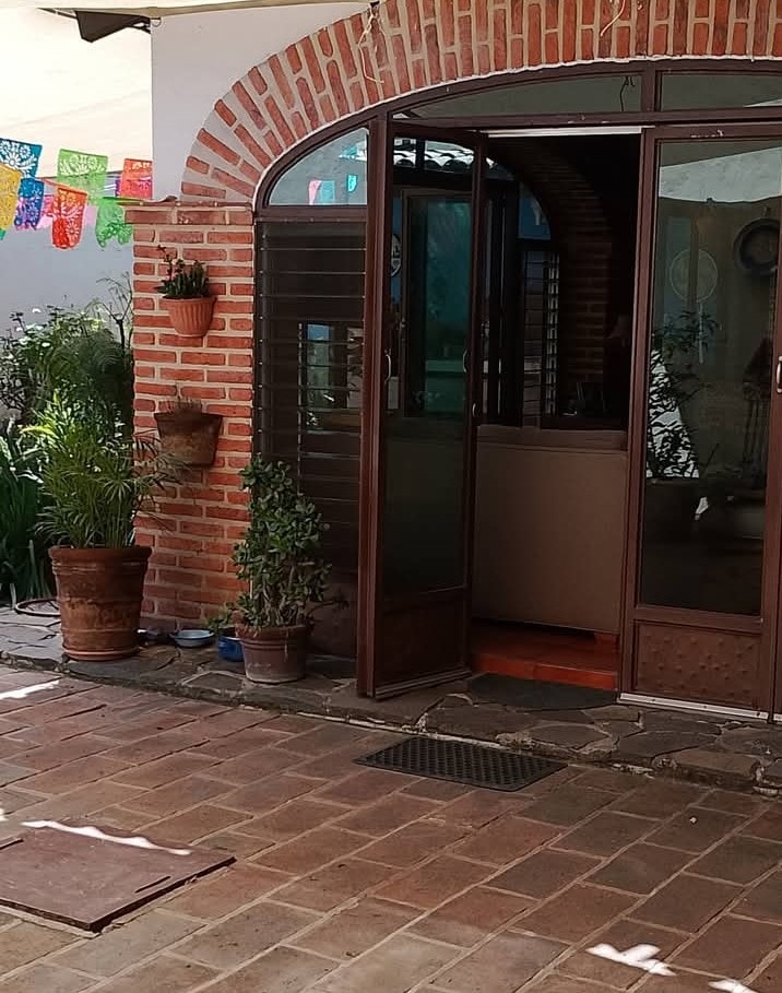“Women Only” Artist's Home